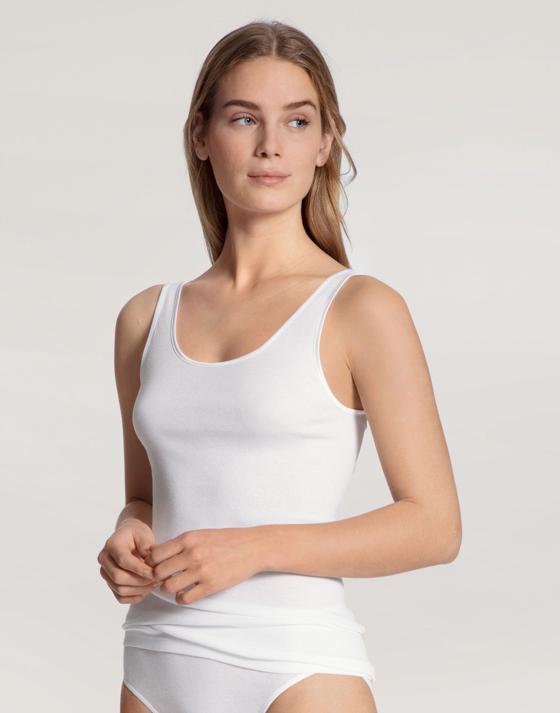 11600-hvit2 jente i hvit singlet fra calida