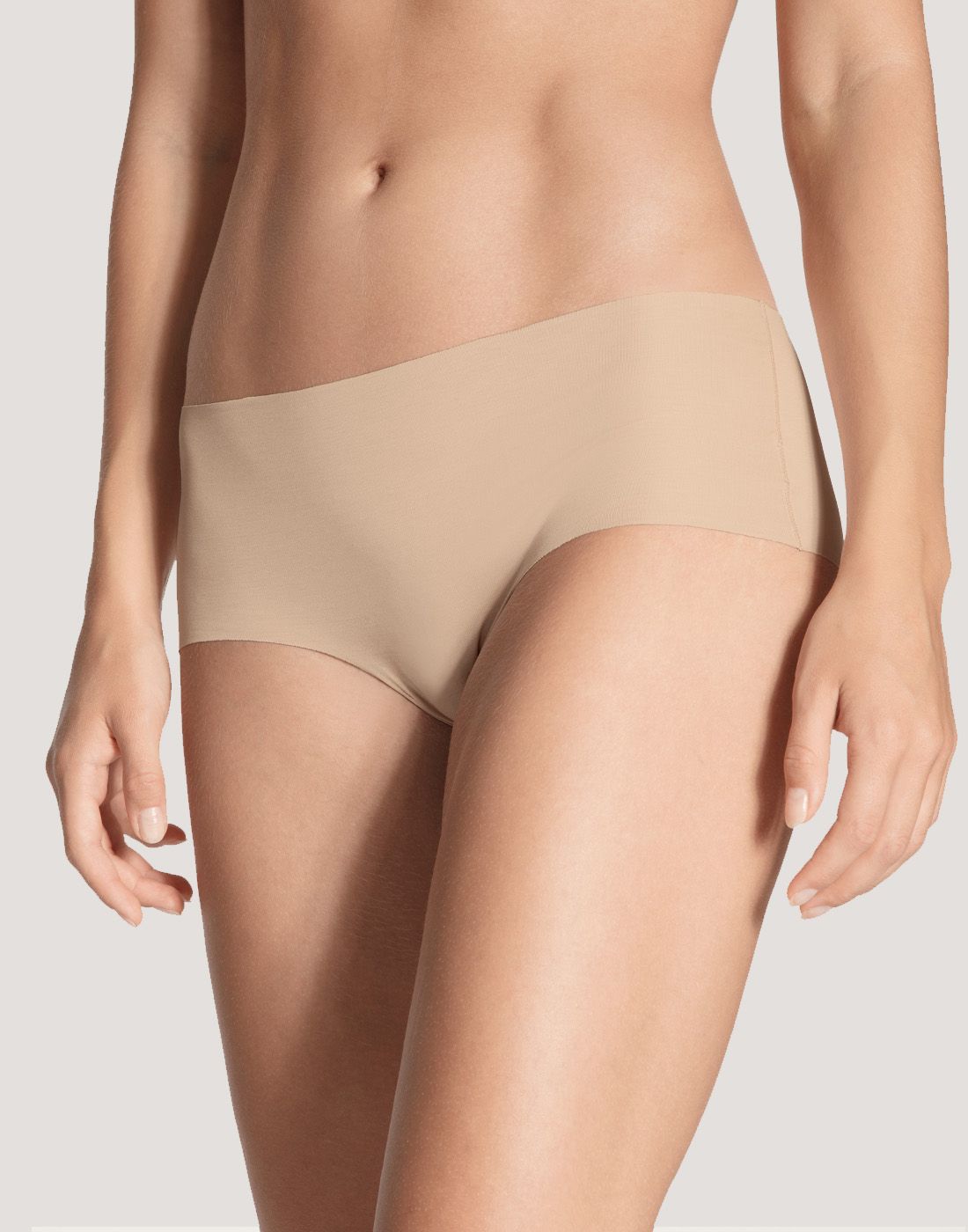 beige sømløs hipster fra calida