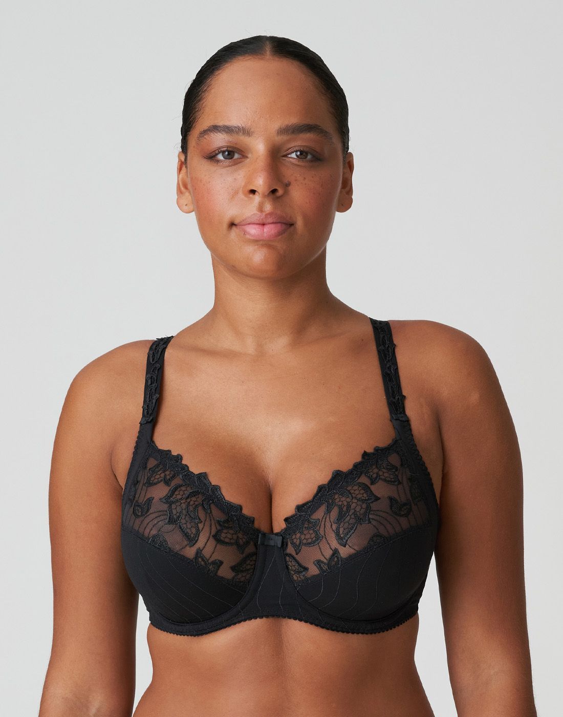 Svart Deauville Prima Donna mørk kvinne med svart blonde BH fra Prima Donna
