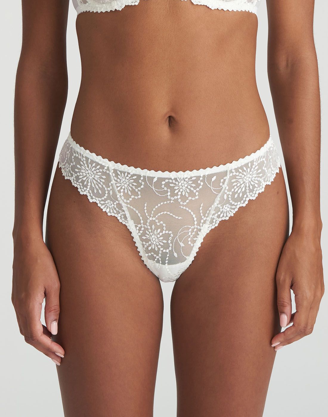 marie jo jane stringtruse natur3 jente i hvit stringtruse fra marie jo