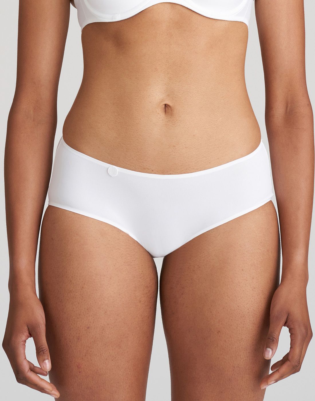 marie jo tom hipster truse caffe hvit3 jente i hvit sømløs hipster truse fra marie jo