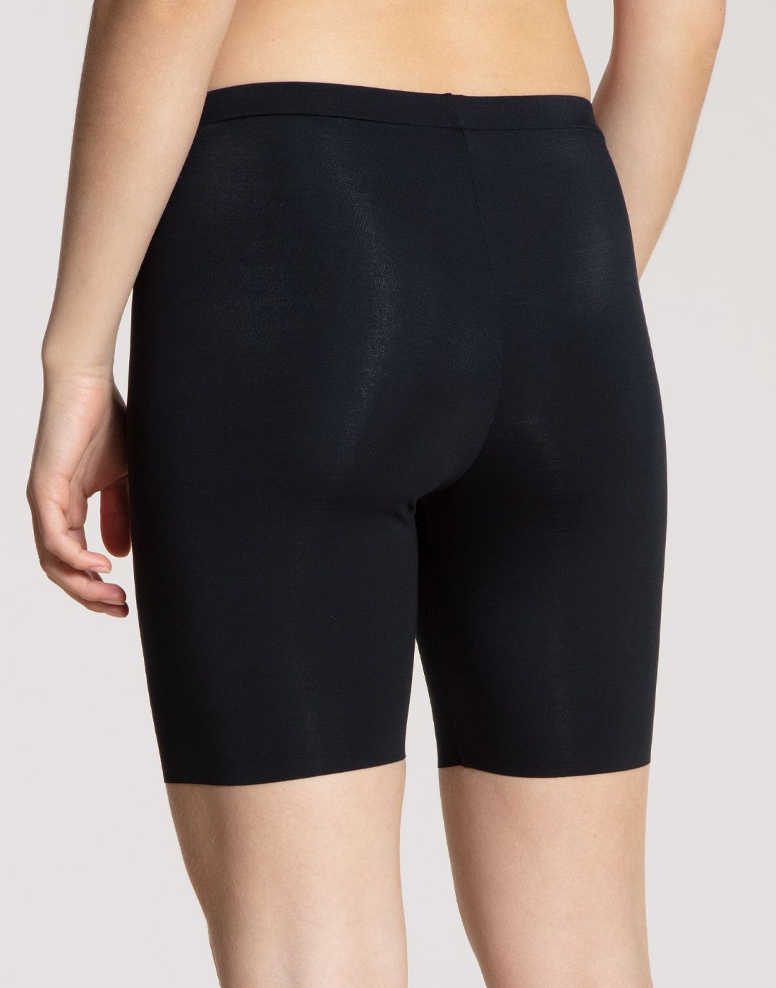 natural skin svart shorts2