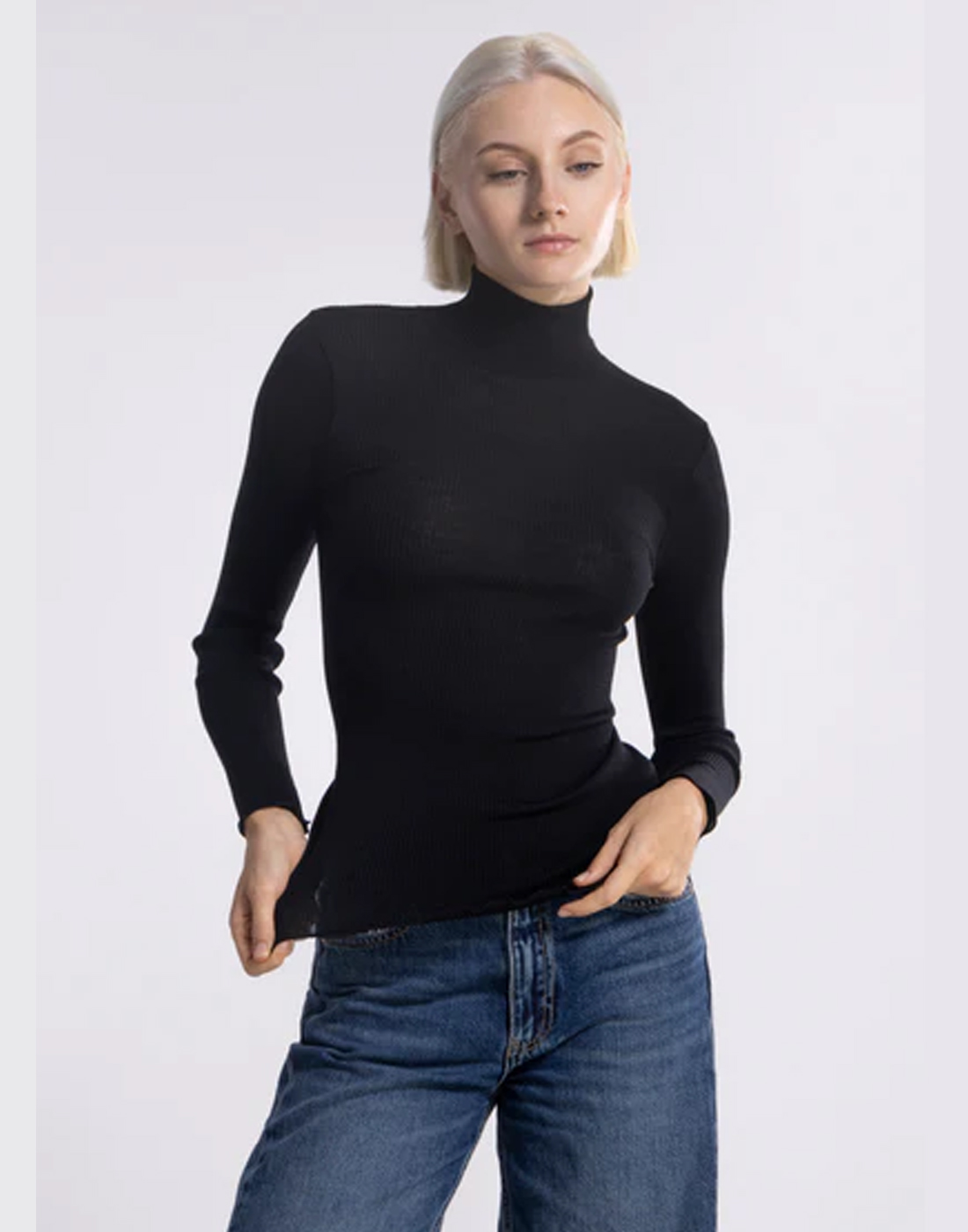 oscalito langermet genser med høy hals svart