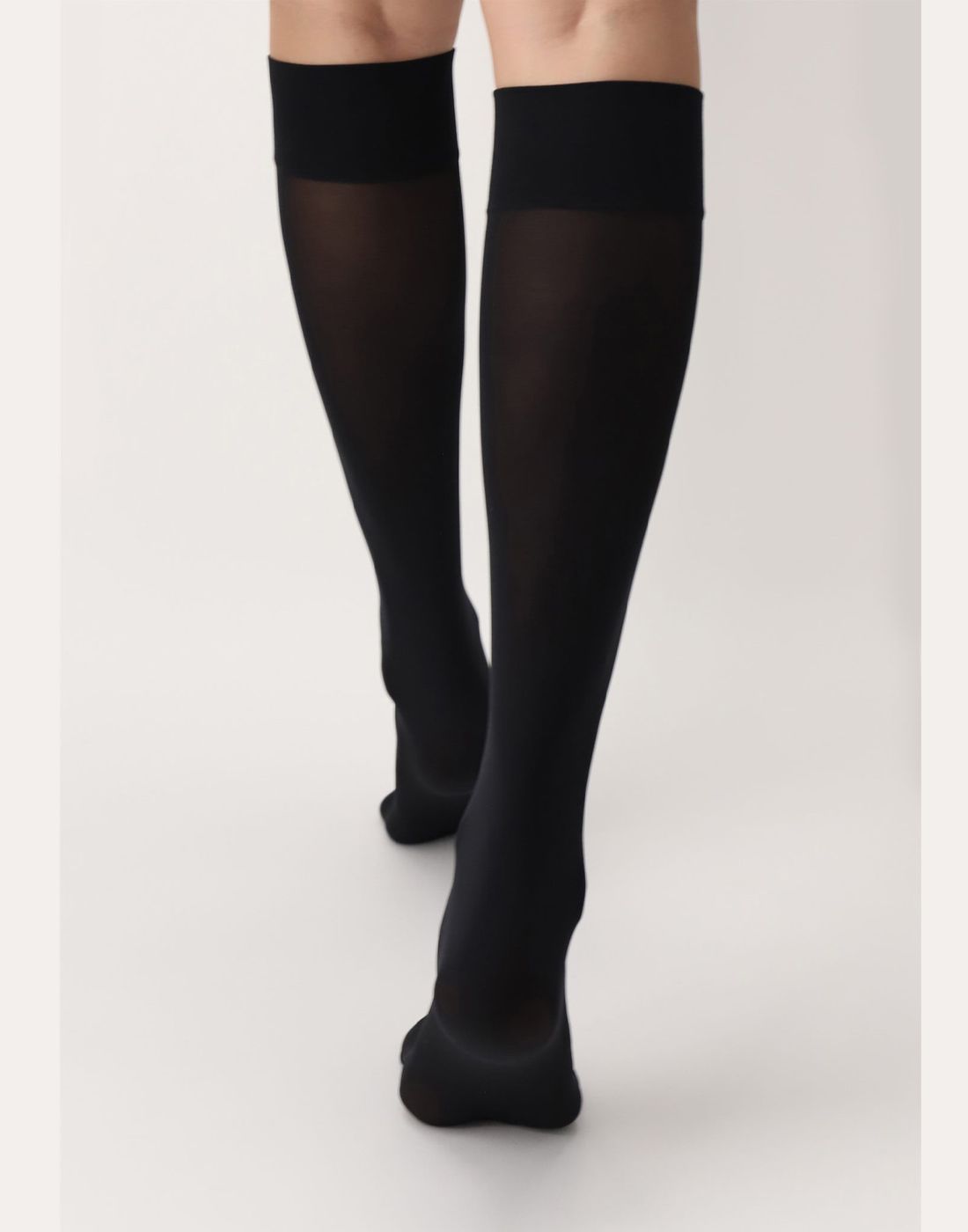 oroblu opaque 50 knestrømpe svart1 oroblu opaque 50 knestrømpe black svart