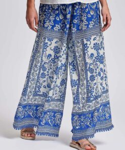 Flagrende bukser i blått mønster