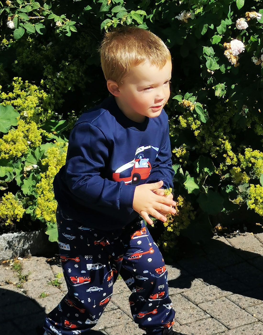 51674-488(3) barnepysj til gutt med brannbil på genser og mønster på bukse