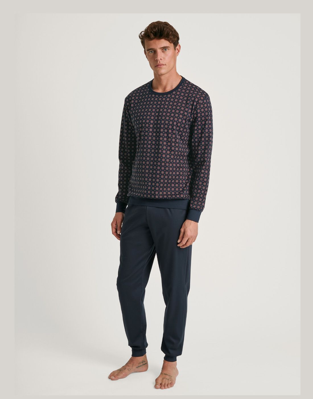 mann i blå herrepysj fra calida