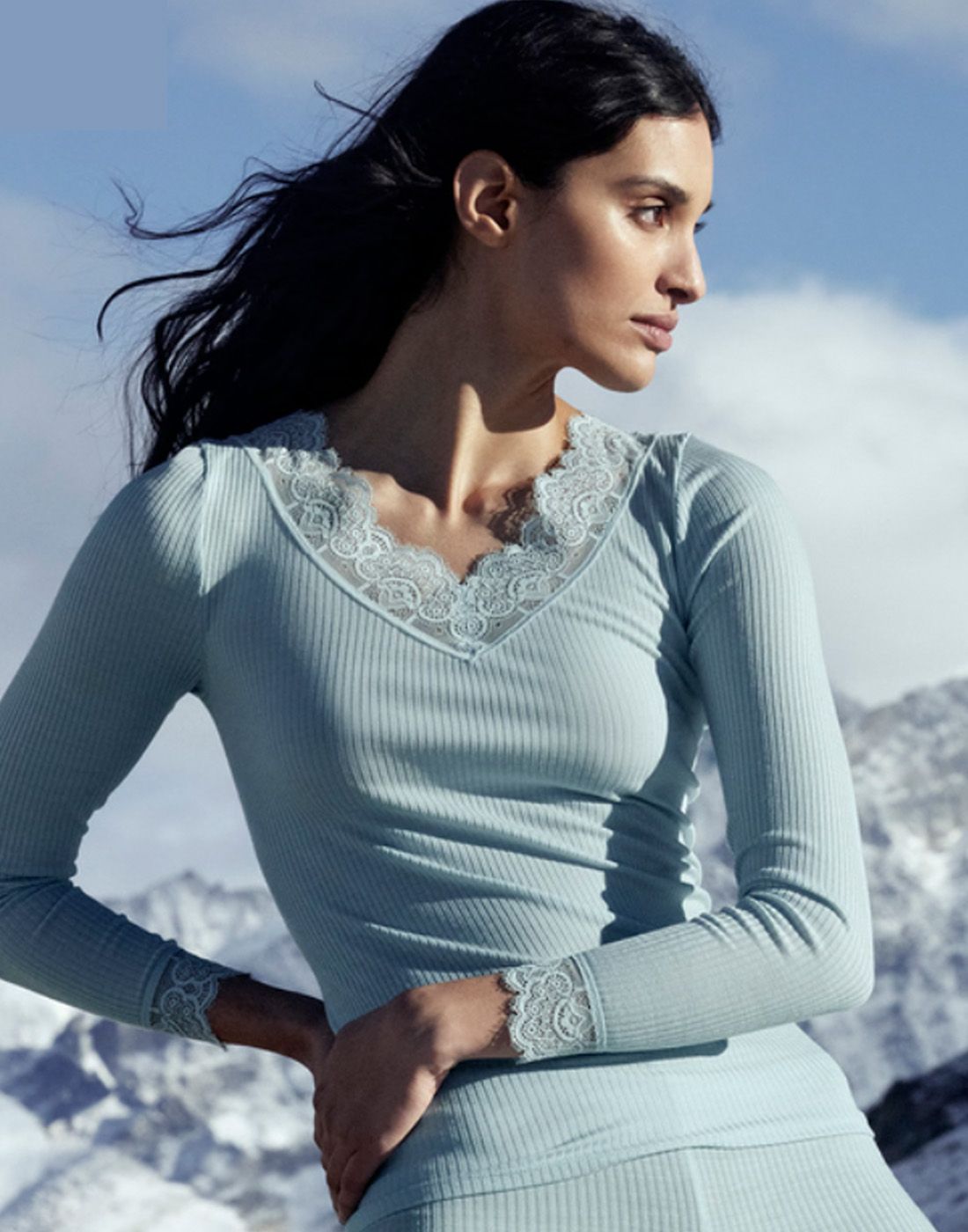 langermet ull og silke genser i sterling blue1