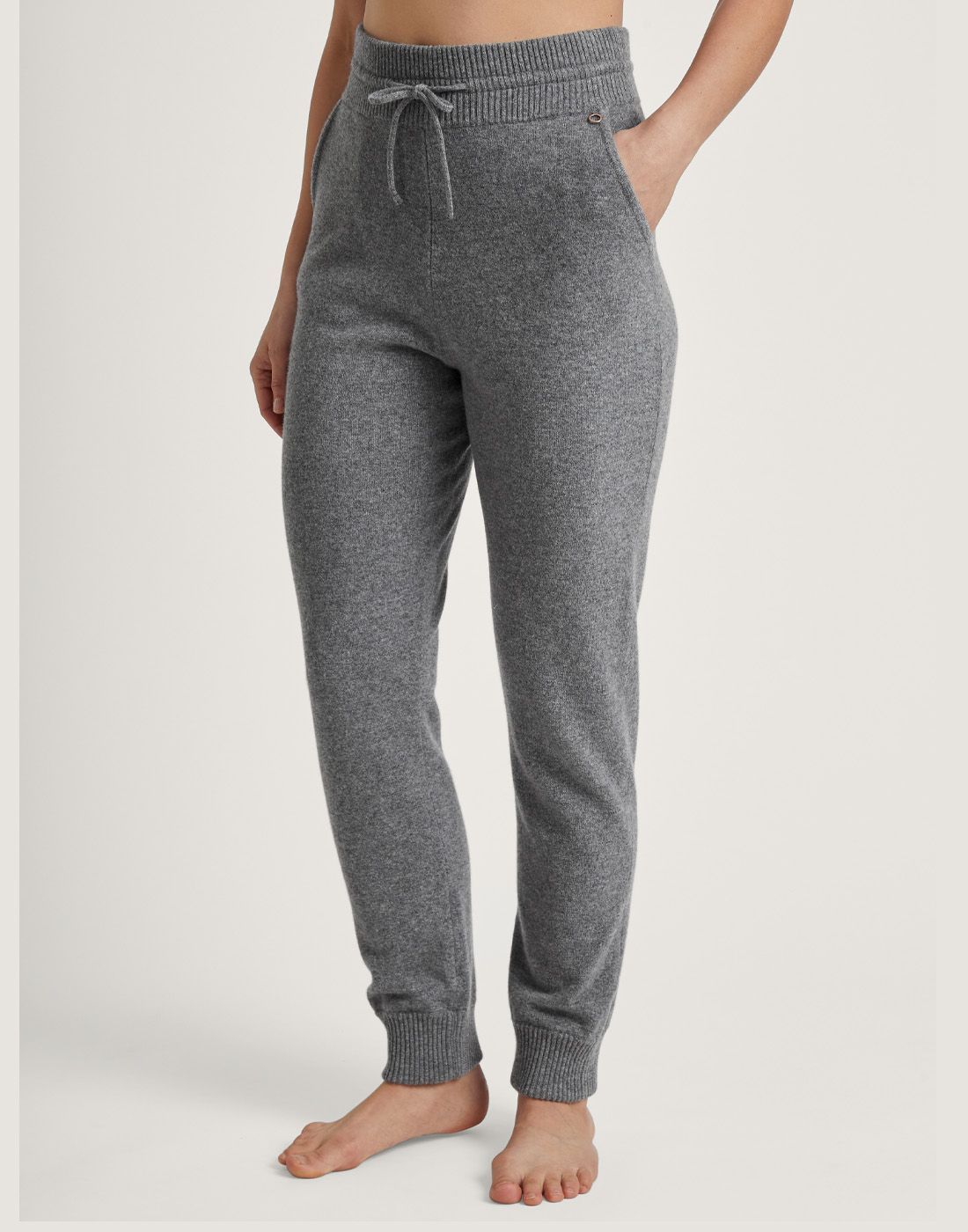 ullbukse i grå cosy collection2 kvinne i grå ullbukse fra calida