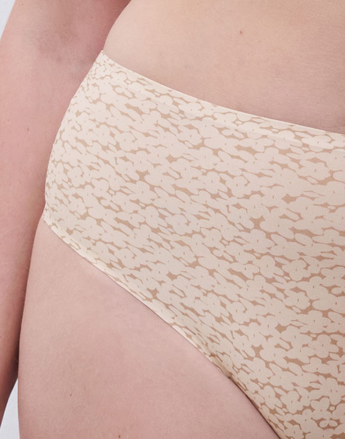 chantelle softstretch high waist string norah nude print2 chantelle softstretch høy stringtruse nude print