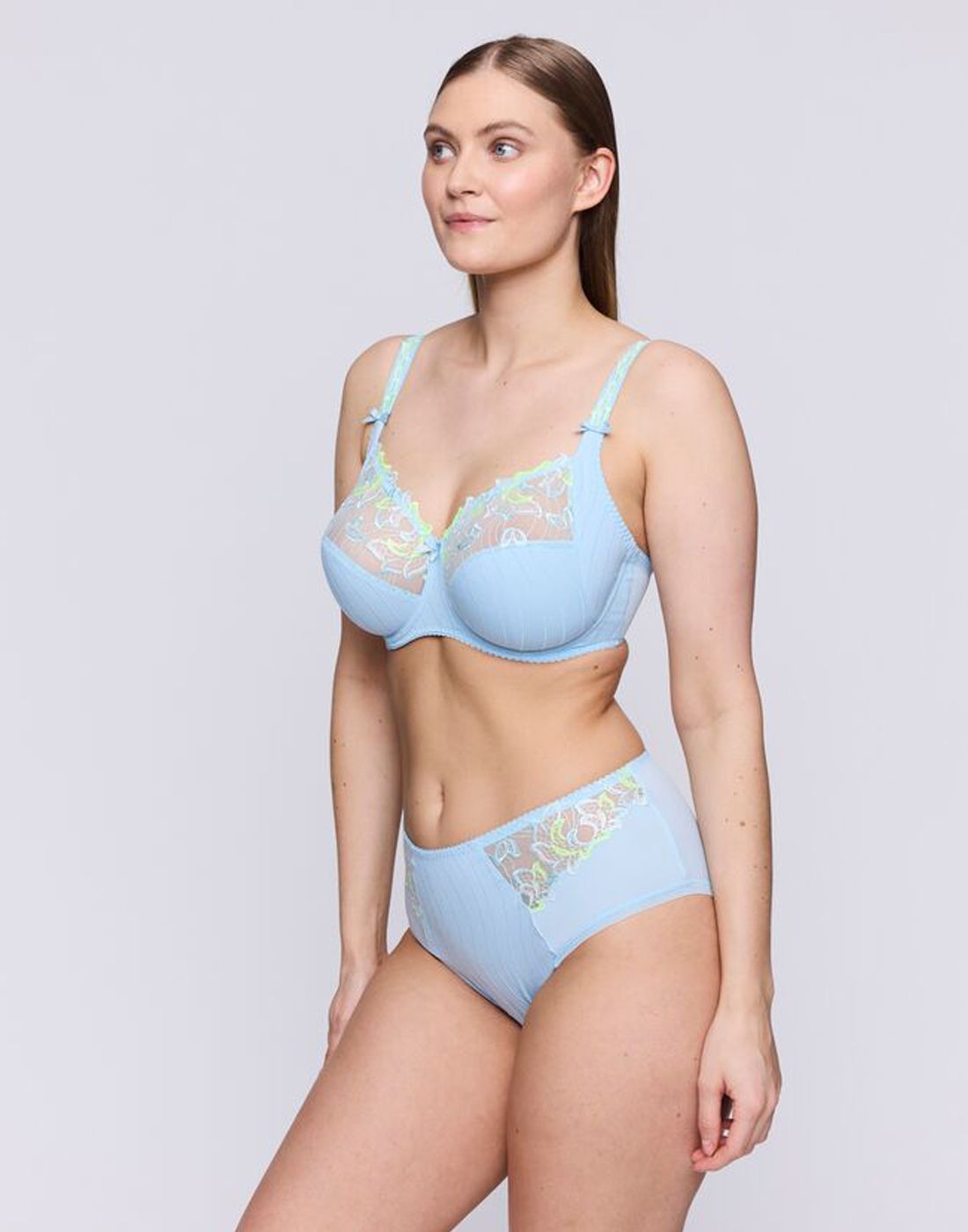 561816 deauville milky blue truse