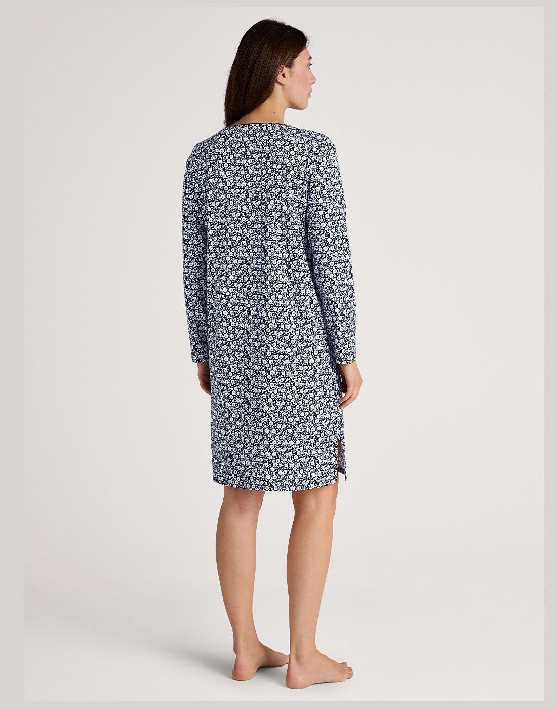 calida favourites sleep nattkjole med blå og hvite blomster