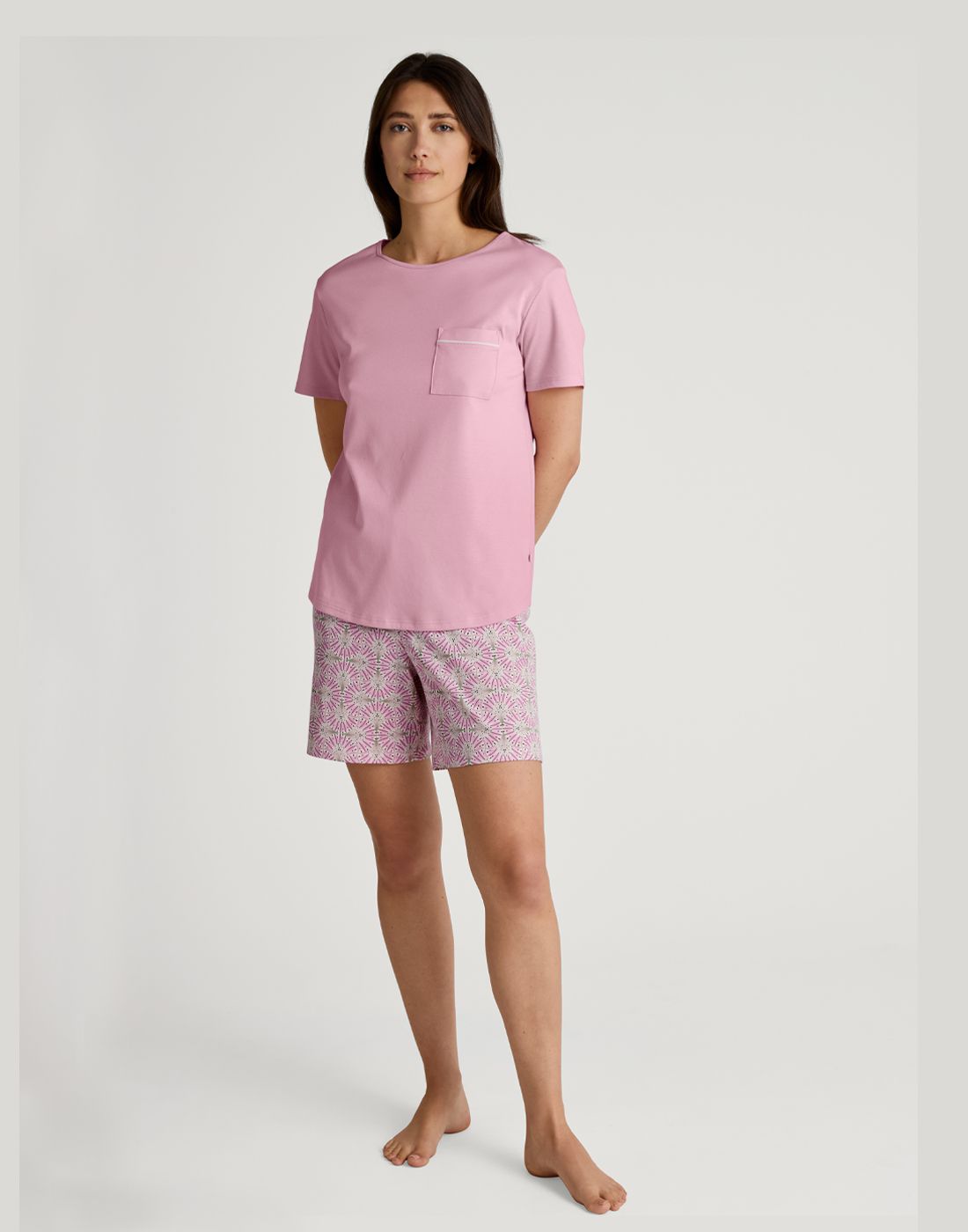 calida pysjamas rosa med shorts og t-skjorte