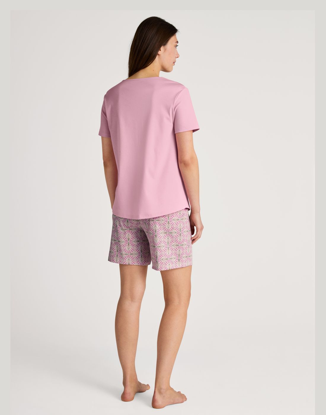 calida pysjamas rosa med shorts og t-skjorte