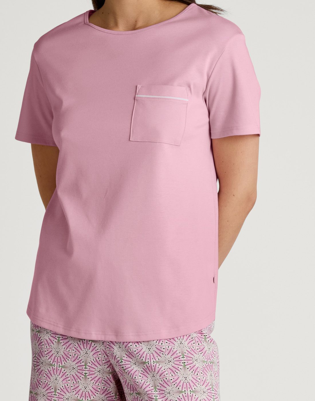 calida pysjamas rosa med shorts og t-skjorte