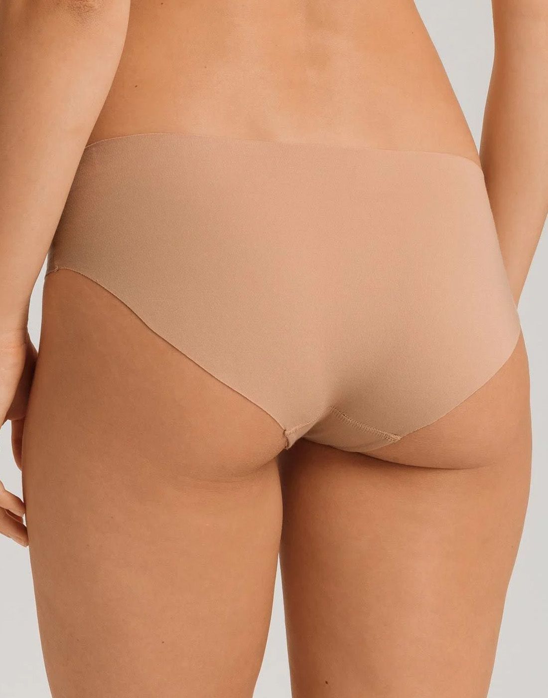 hanro invisible cotton midi truse beige