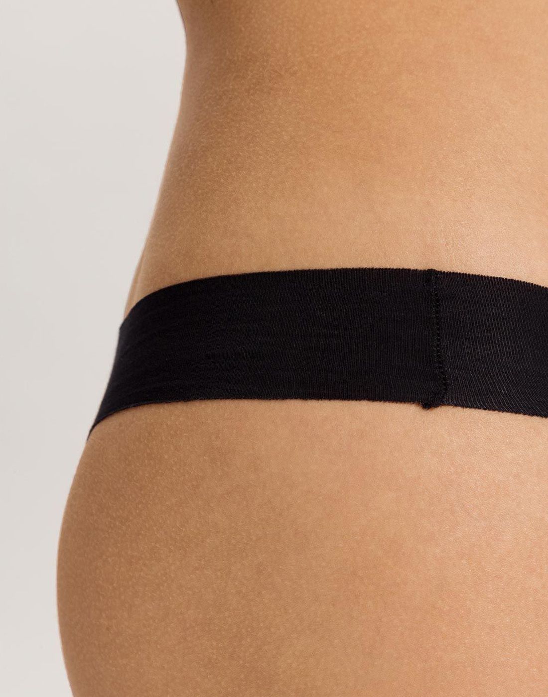 hanro invisible cotton stringtruse svart