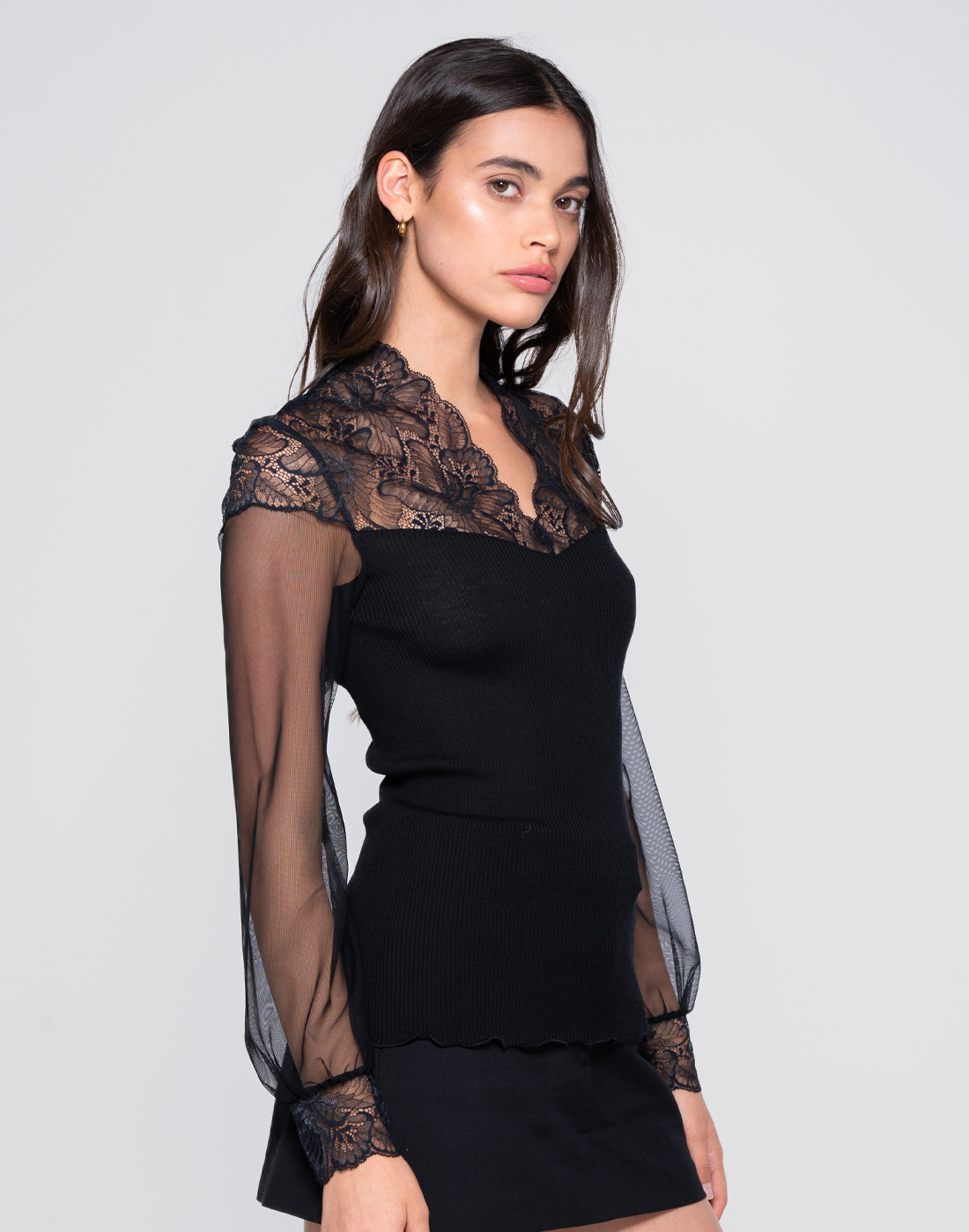 oscalito svart silketopp med blonder