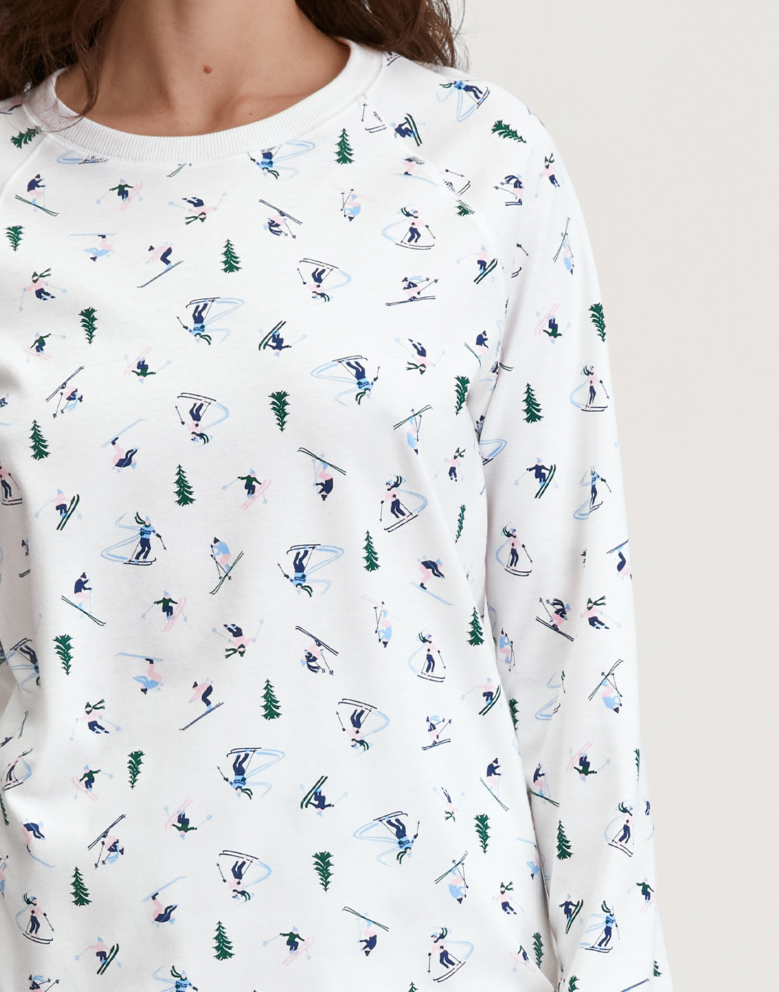 calida pysjamas hvit med mønster