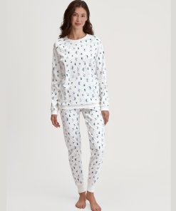 calida pysjamas hvit med mønster