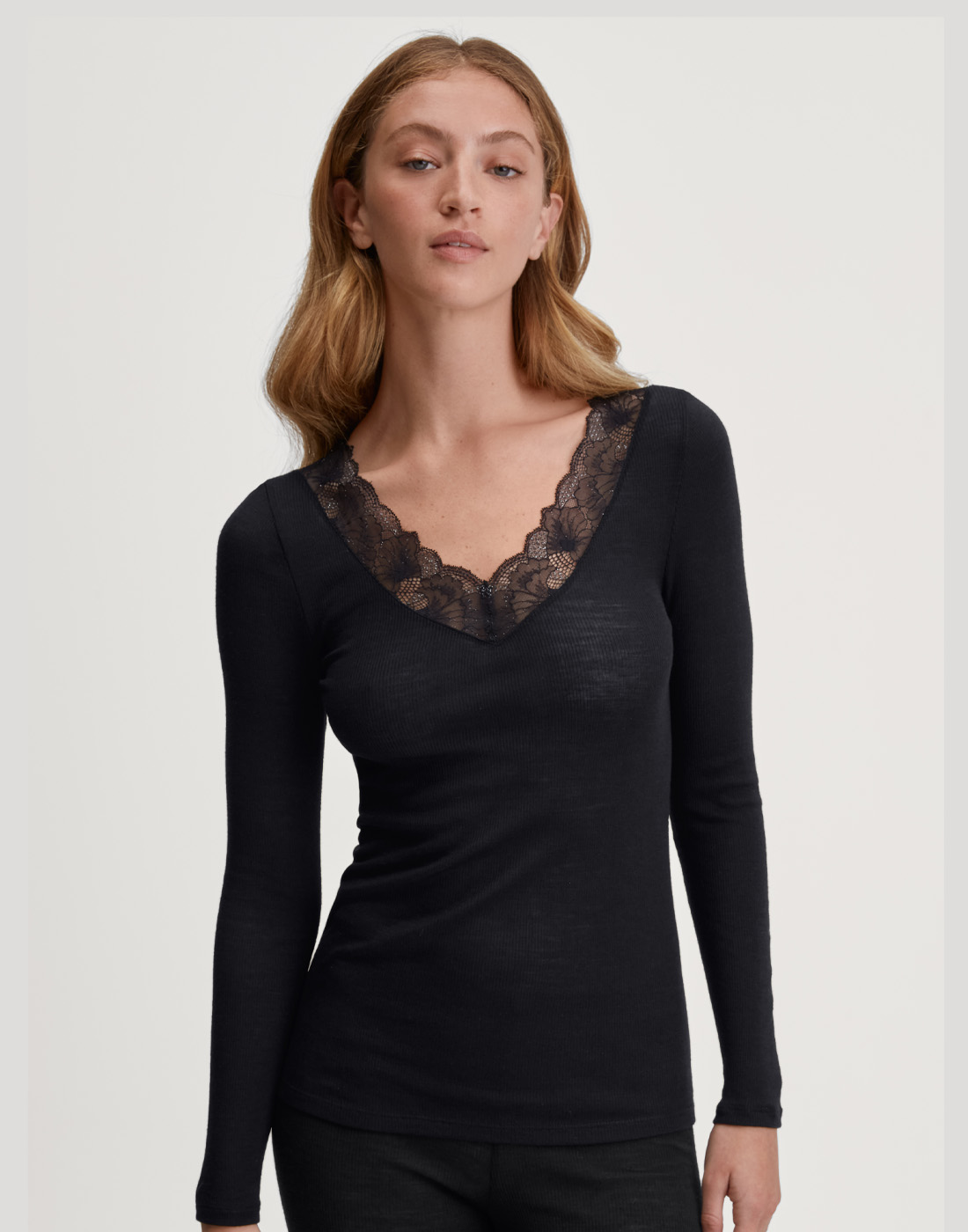 calida silky wool glam ullgenser svart